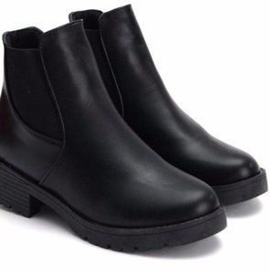 SLIP ON CHELSEA ANKLE BOOTS